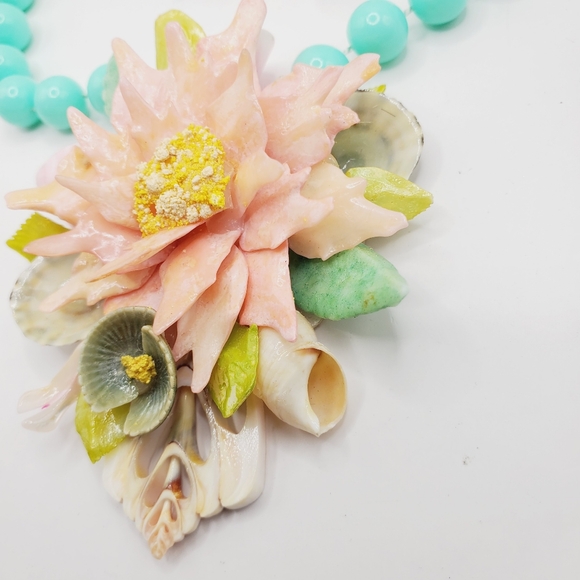 RARE Vintage Sea Shell Flower Necklace Green Peach Teal White Pink 19" - Picture 9 of 16